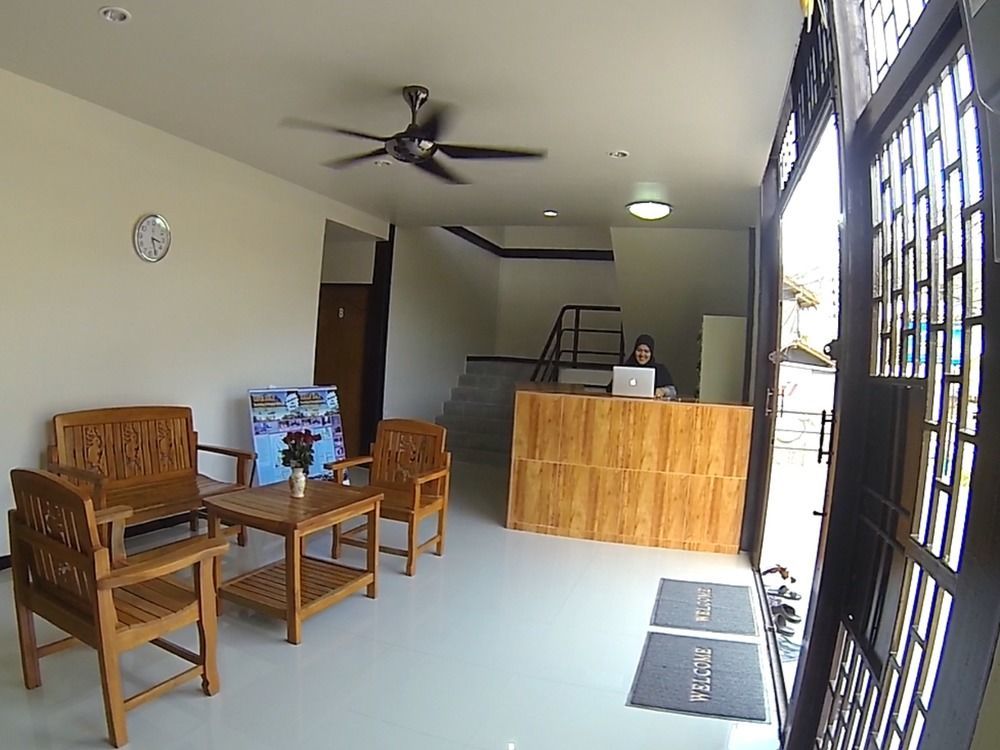 B Place Guesthouse 피피섬 외부 사진