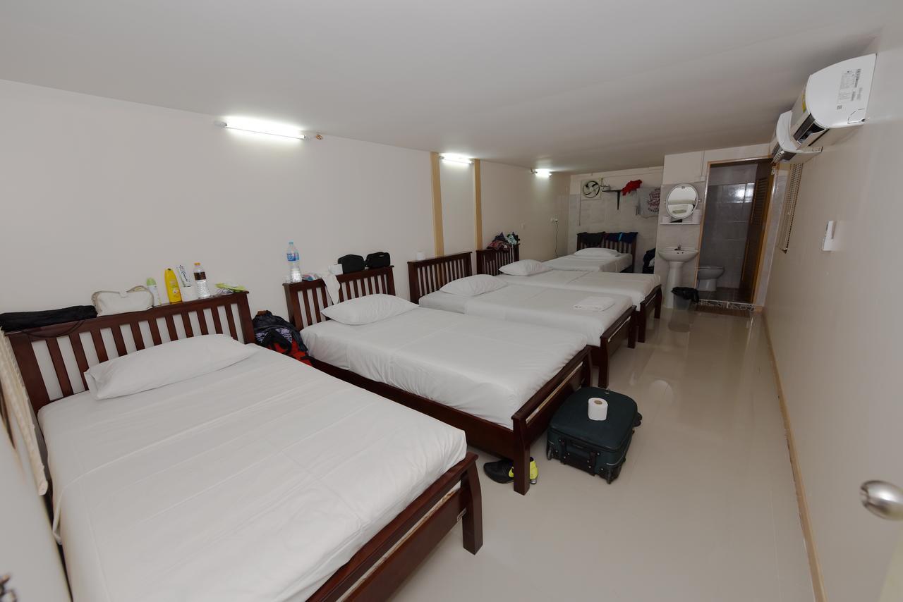 B Place Guesthouse 피피섬 외부 사진