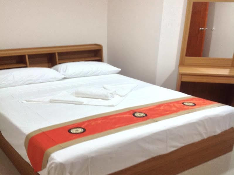 B Place Guesthouse 피피섬 외부 사진