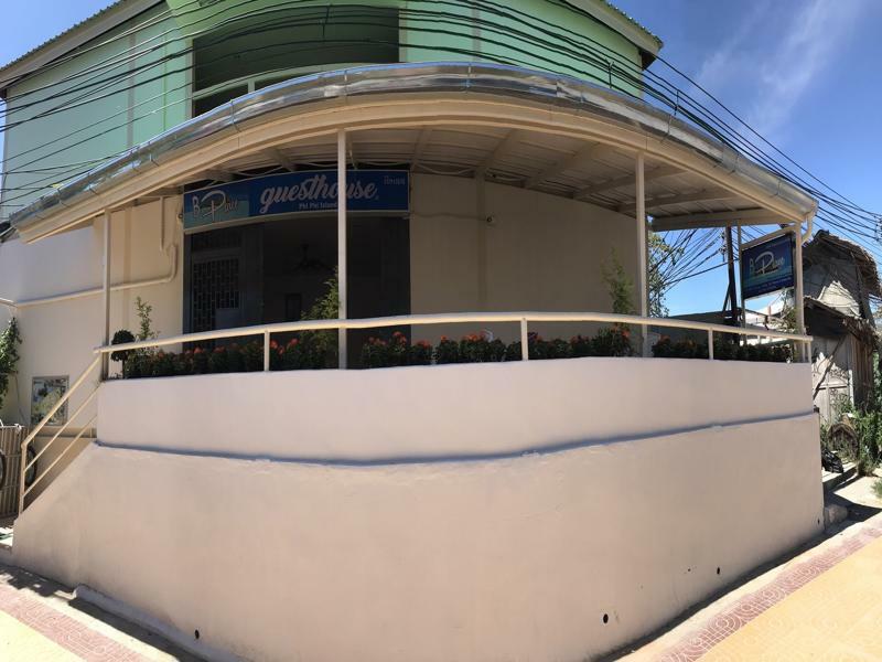 B Place Guesthouse 피피섬 외부 사진