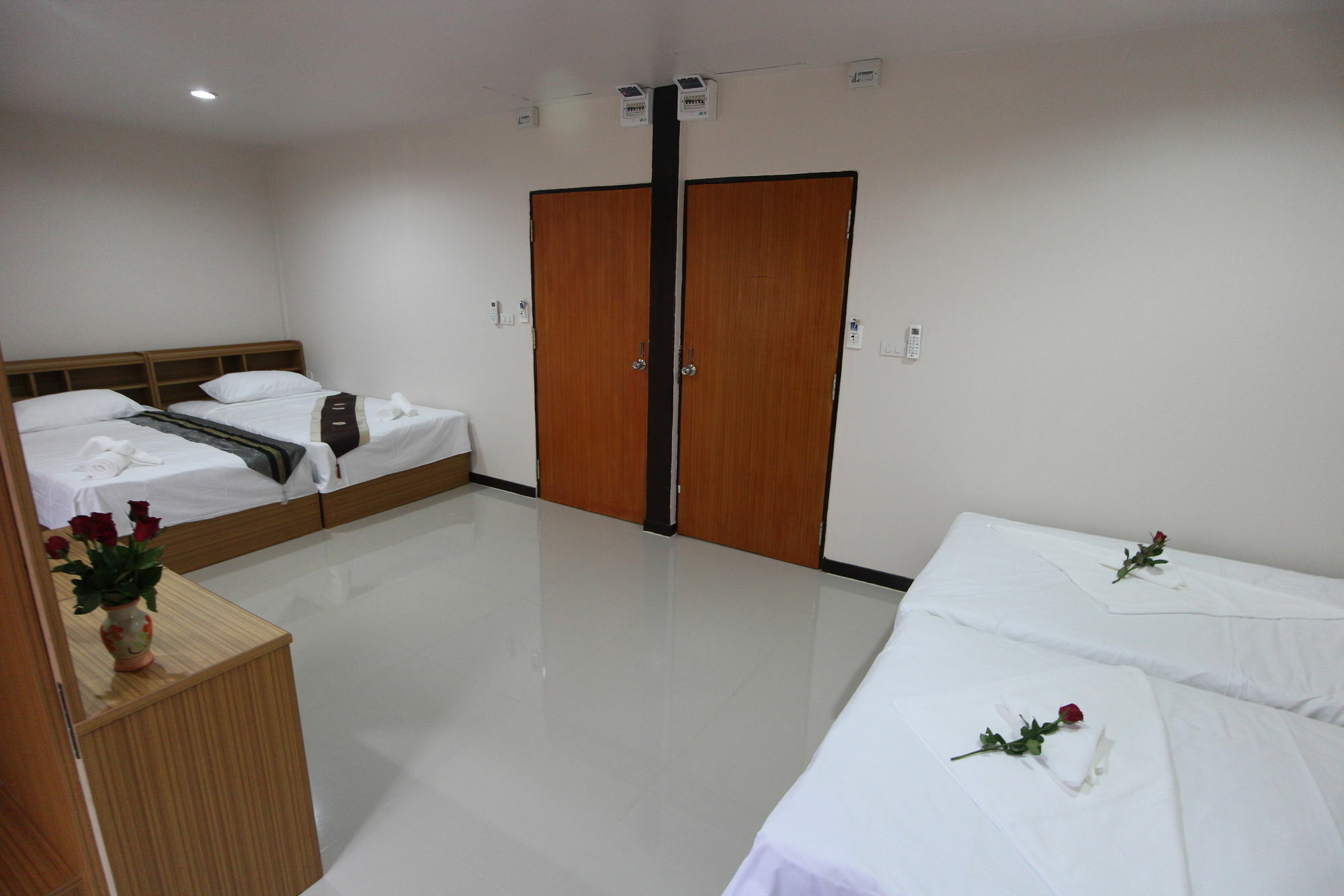 B Place Guesthouse 피피섬 외부 사진