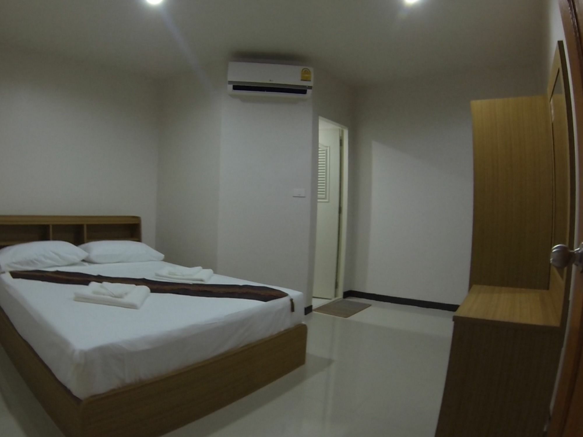 B Place Guesthouse 피피섬 외부 사진