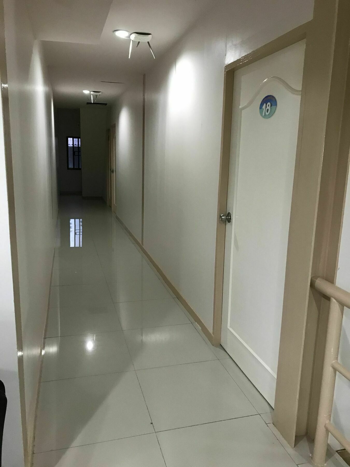 B Place Guesthouse 피피섬 외부 사진